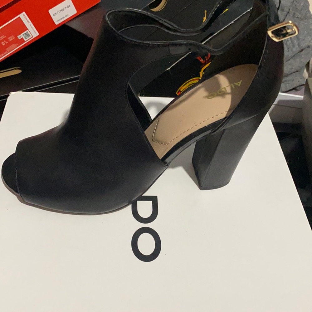 Aldo peep toe